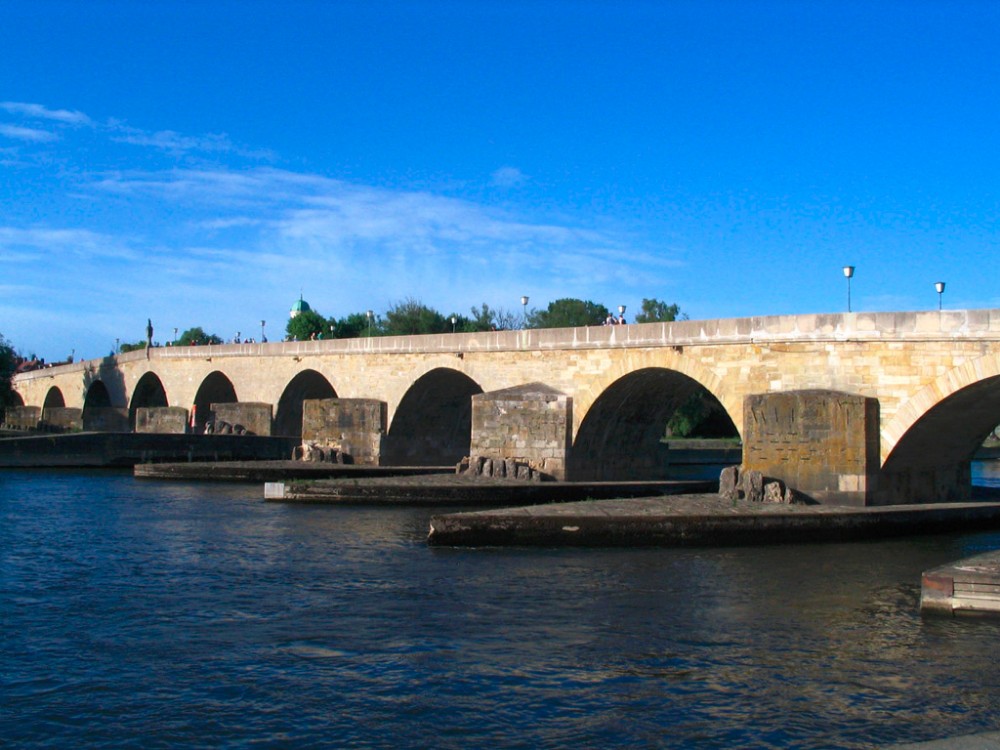 Steinerne Brücke aus dem 12. Jh.
