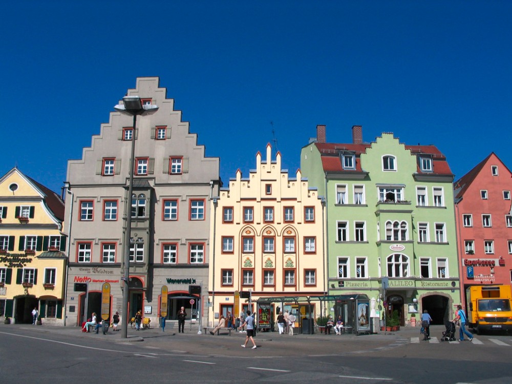 Arnulfplatz mit der Brauereigaststätte Kneitinger